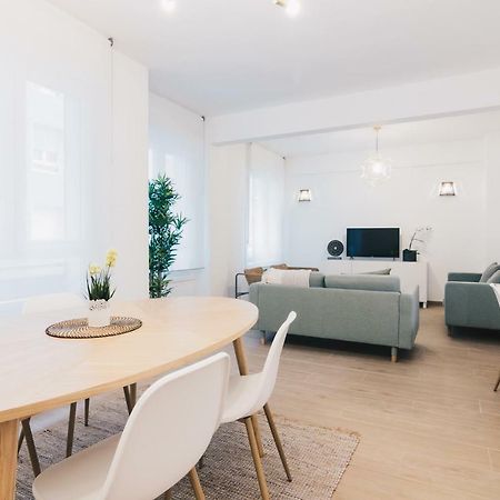 Amalur Apartment By People Rentals Bilbao Bagian luar foto